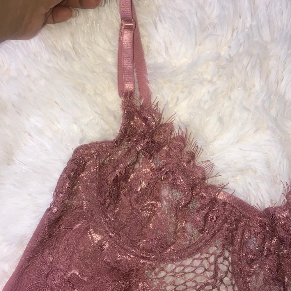 💕Lace Bodysuit💕 - Picture 4 of 5